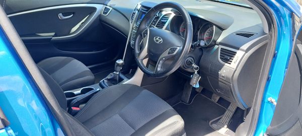 Hyundai i30 2016 388810486