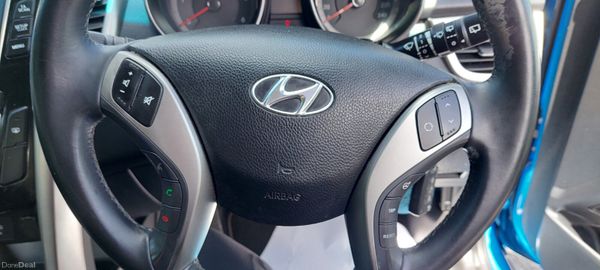 Hyundai i30 2016 388810496
