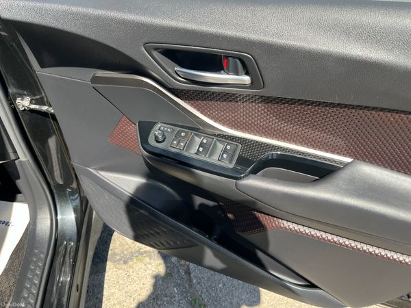 TOYOTA C-HR 2017, 1.8 HYBRID AUTO LOW KM HIGH SPEC 388815106