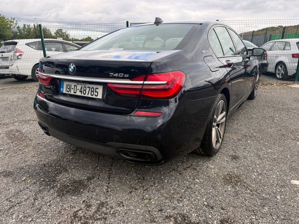 BMW 7-Series 2019 388985896