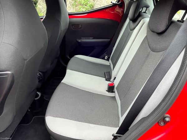 Toyota Aygo 1.0 VVT-i x-play+ 388900320
