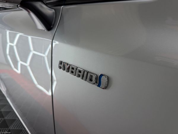 2015 Toyota Prius Alpha - 7 seat Petrol Hybrid 388928092