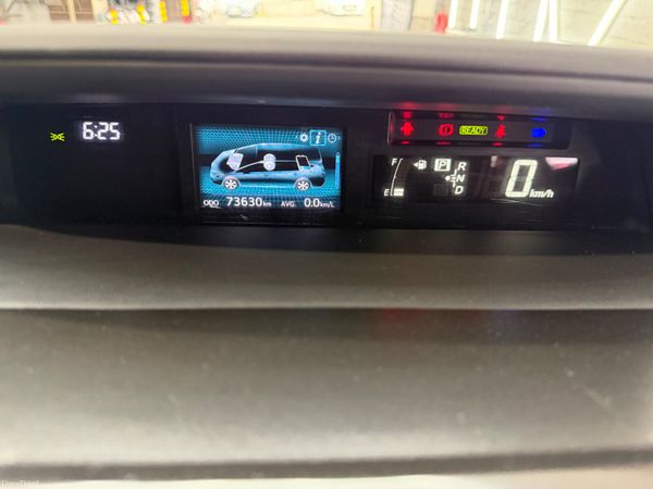 2015 Toyota Prius Alpha - 7 seat Petrol Hybrid 388928160