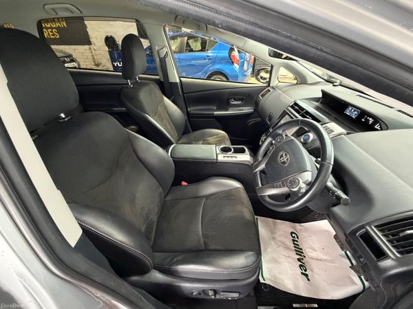 2015 Toyota Prius Alpha - 7 seat Petrol Hybrid 388928178