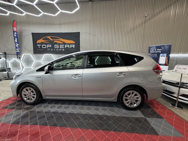 2015 Toyota Prius Alpha - 7 seat Petrol Hybrid 388928186