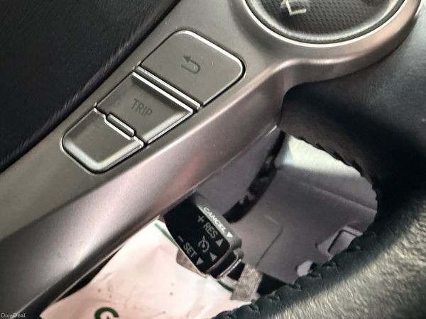 2015 Toyota Prius Alpha - 7 seat Petrol Hybrid 388928128