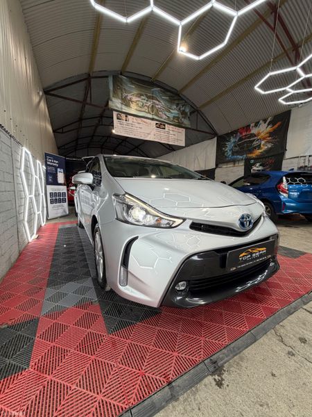2015 Toyota Prius Alpha - 7 seat Petrol Hybrid 388928220