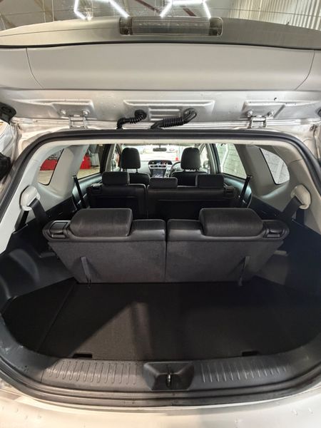 2015 Toyota Prius Alpha - 7 seat Petrol Hybrid 388928222