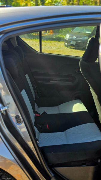 Toyota Aqua 2013 388939494