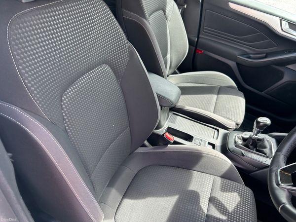 Ford Focus 2021 389084528