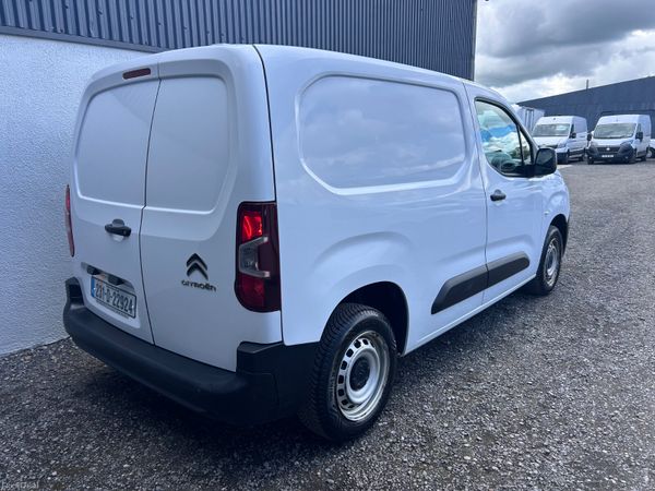 2023 Citroen Berlingo - Air conditioning / 105km 389096424