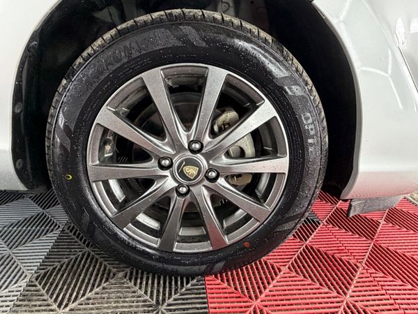 2018 Toyota Aqua 1.6 Petrol Hybrid 389015598