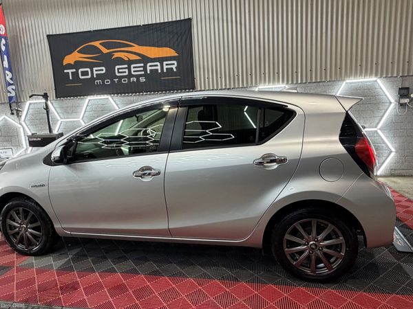 2018 Toyota Aqua 1.6 Petrol Hybrid 389015606