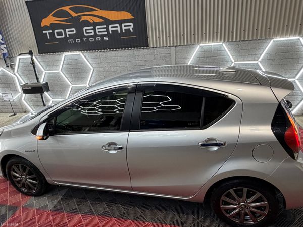 2018 Toyota Aqua 1.6 Petrol Hybrid 389015614