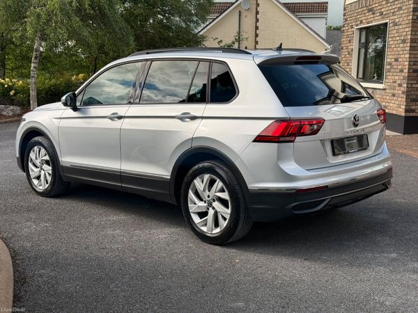 Immaculate 221 Volkswagen Tiguan! 389141340