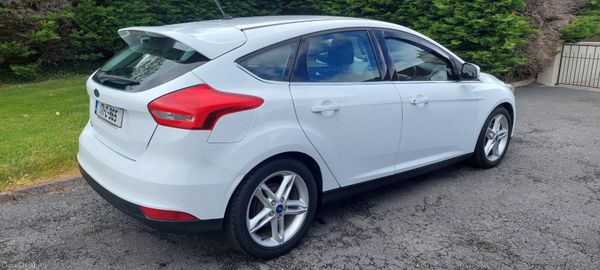 Ford Focus 2017 389196638