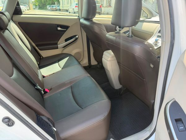 14 TOYOTA PRIUS HYBRID LEATHER 389112046