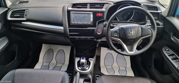 Honda Fit Hybrid Automatic 389245094