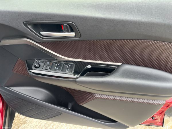 TOYOTA C-HR 2017, 1.8 HYBRID AUTO LOW KM HIGH SPEC 389271998