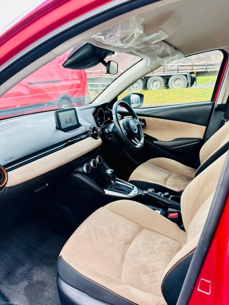 Mazda Damio 389276118
