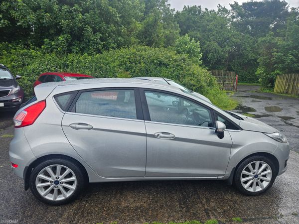Ford Fiesta 2017 1.2 titanium 389285278