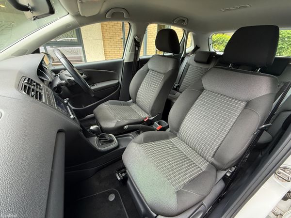 Volkswagen Polo 2014 389228474