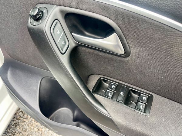 2015 Volkswagen Polo 1.2 TSI Automatic 389230412
