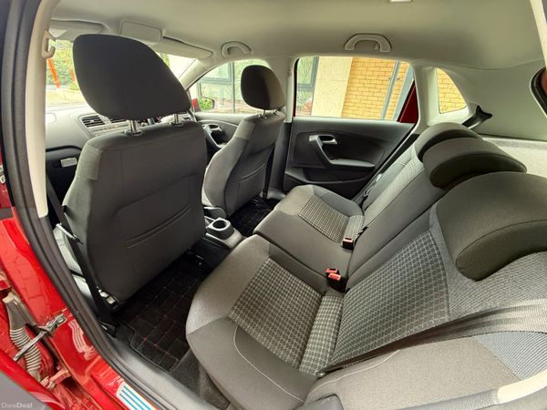 Volkswagen Polo 2015 389232040