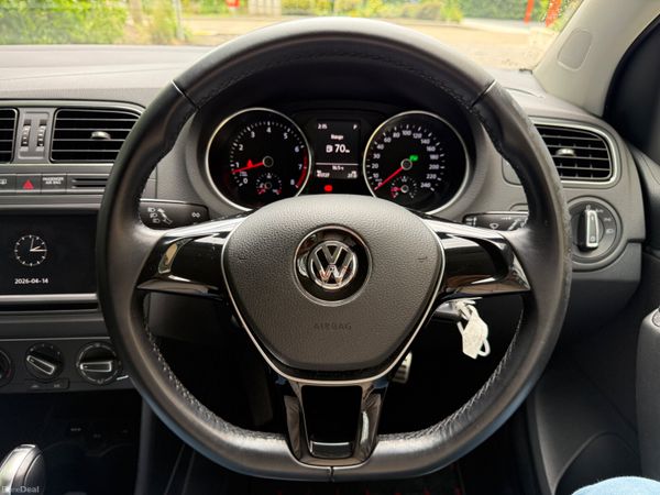 Volkswagen Polo 2015 389232044