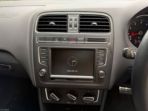 Volkswagen Polo 2015 389232048