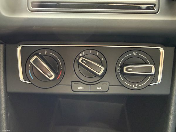 Volkswagen Polo 2015 389232050