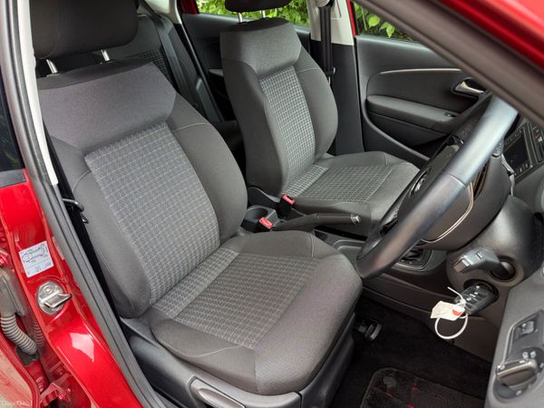 Volkswagen Polo 2015 389232026