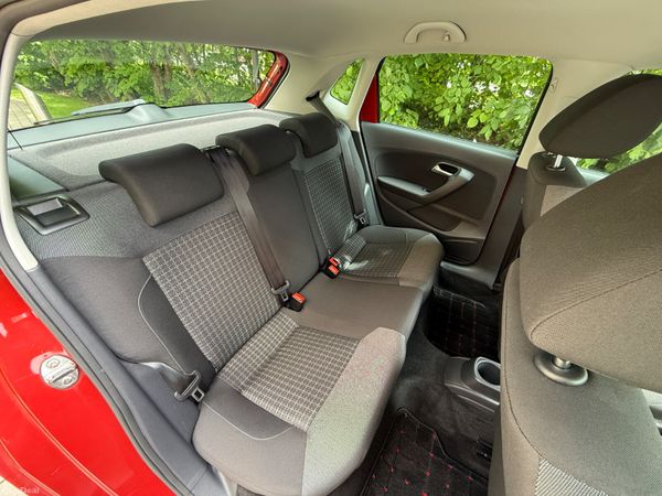 Volkswagen Polo 2015 389232036