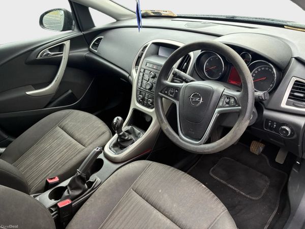 2012 Opel Astra 389236828