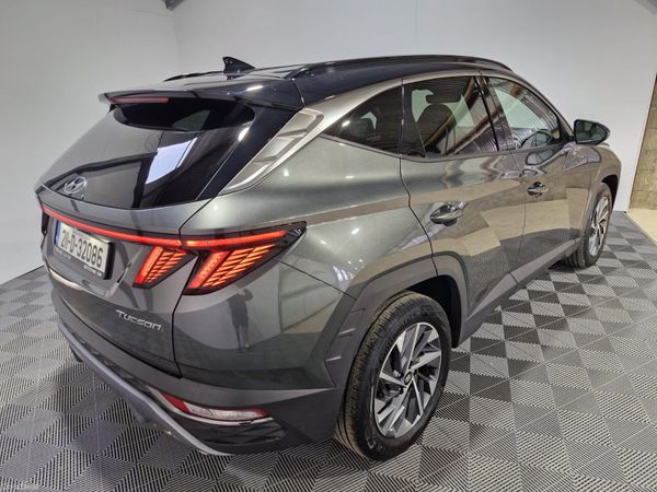 2021 Hyundai Tuscon Executive Plus Only 68,000KM 389356864