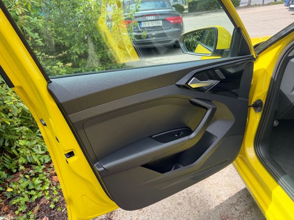 Audi A1 2020 1.0 TFSI Low KM Great spec 389384368