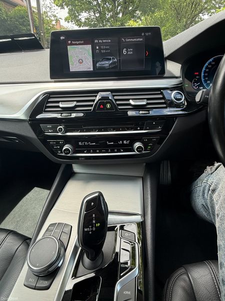 ✅  BMW 530e. 75km.  2-Year Warranty. Finance. 389473534