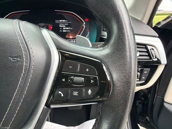 BMW 5-Series 2021 SE MHT 389415606
