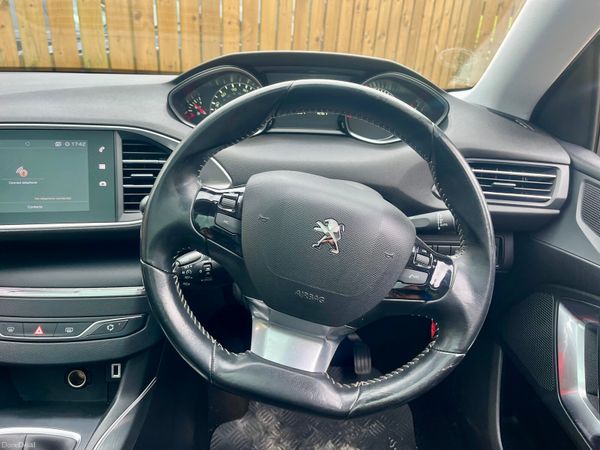 Peugeot 308 2019 top the range allure 389418600