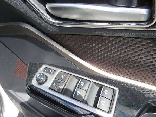 2017 TOYOTA C-HR HYBRID JEEP AUTO 389420670