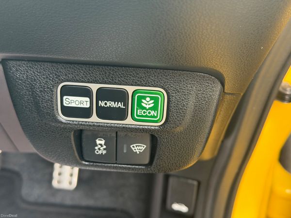 Honda fit sports 2013 389423938