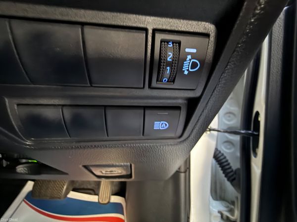 2020 Toyota Yaris 1.5 Hybrid Automatic,19K Miles 389434044