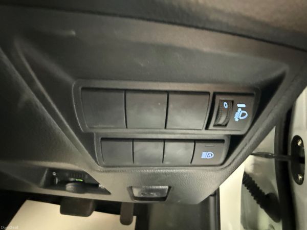 2020 Toyota Yaris  1.5 Hybrid Automatic,31K Miles 389434366