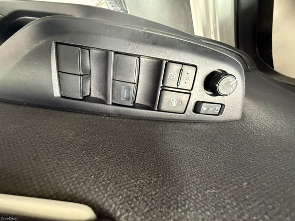 2020 Toyota Yaris  1.5 Hybrid Automatic,31K Miles 389434370