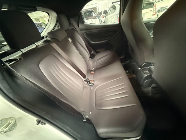 2020 Toyota Yaris  1.5 Hybrid Automatic,31K Miles 389434372