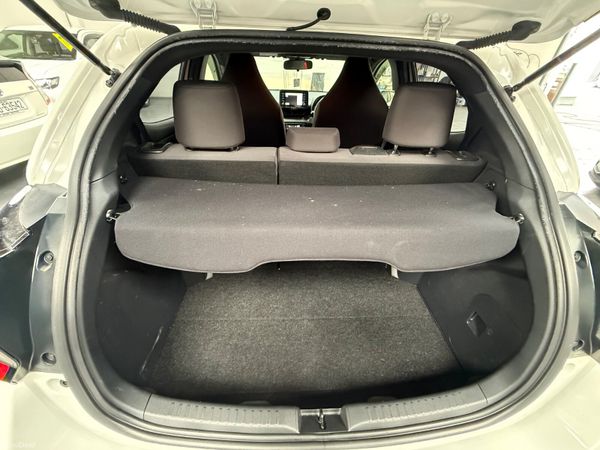 2020 Toyota Yaris  1.5 Hybrid Automatic,31K Miles 389434374
