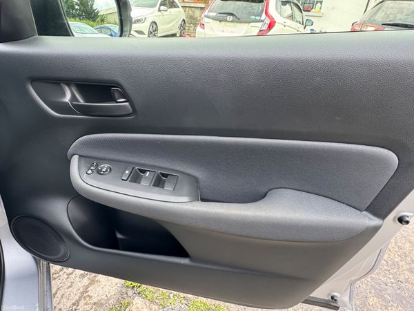 Honda Fit 1.5 Hybrid 36000 KM 2024 389560488