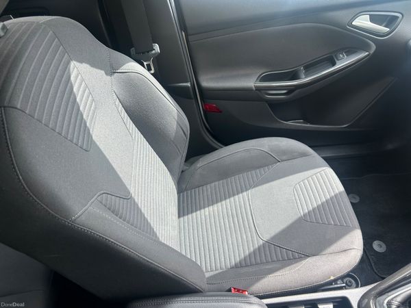 Ford Focus 2017( BELT JUST DONE) 389564146