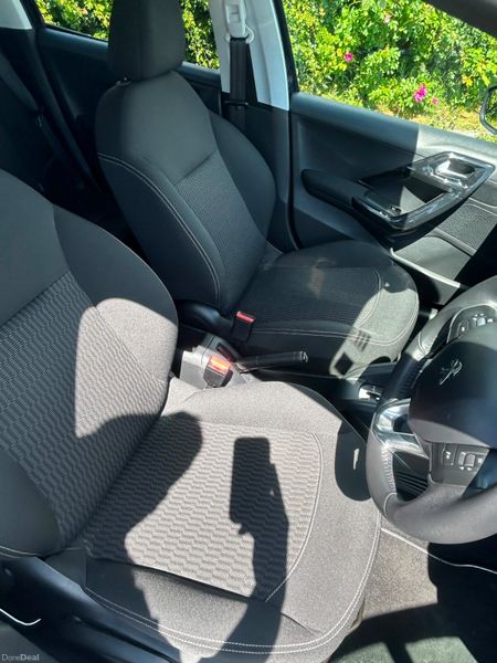 PEUGEOT 208 2017 1.2 PETROL AUTOMATIC 389588860