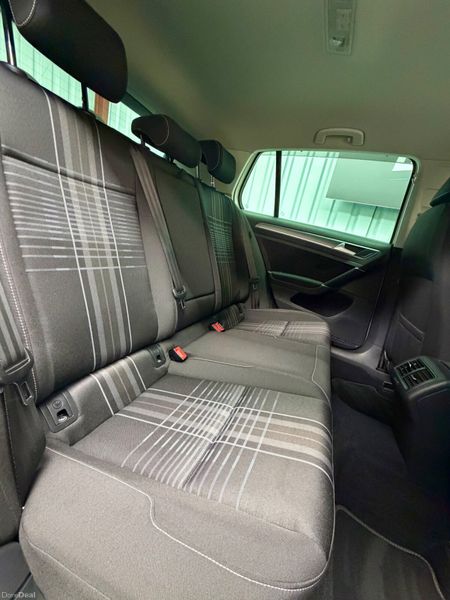 2015 (152) VW Golf -Lounge edition + Only 60,000km 389503660